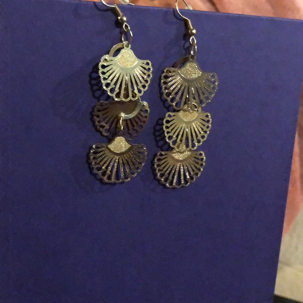 Gold Dangle earrings fans style